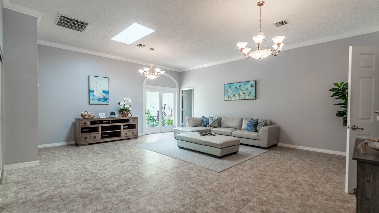 Photo of Livingroom in Lake Magdalene