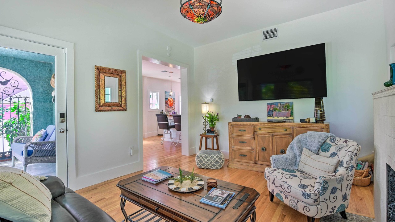 Photo of Livingroom in Central Sarasota
