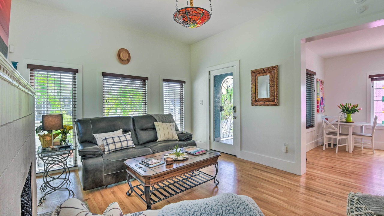 Photo of Livingroom in Central Sarasota