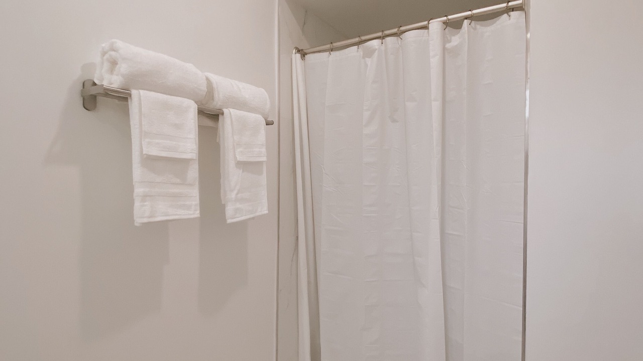 Photo of Bathroom in South Gate Ridge