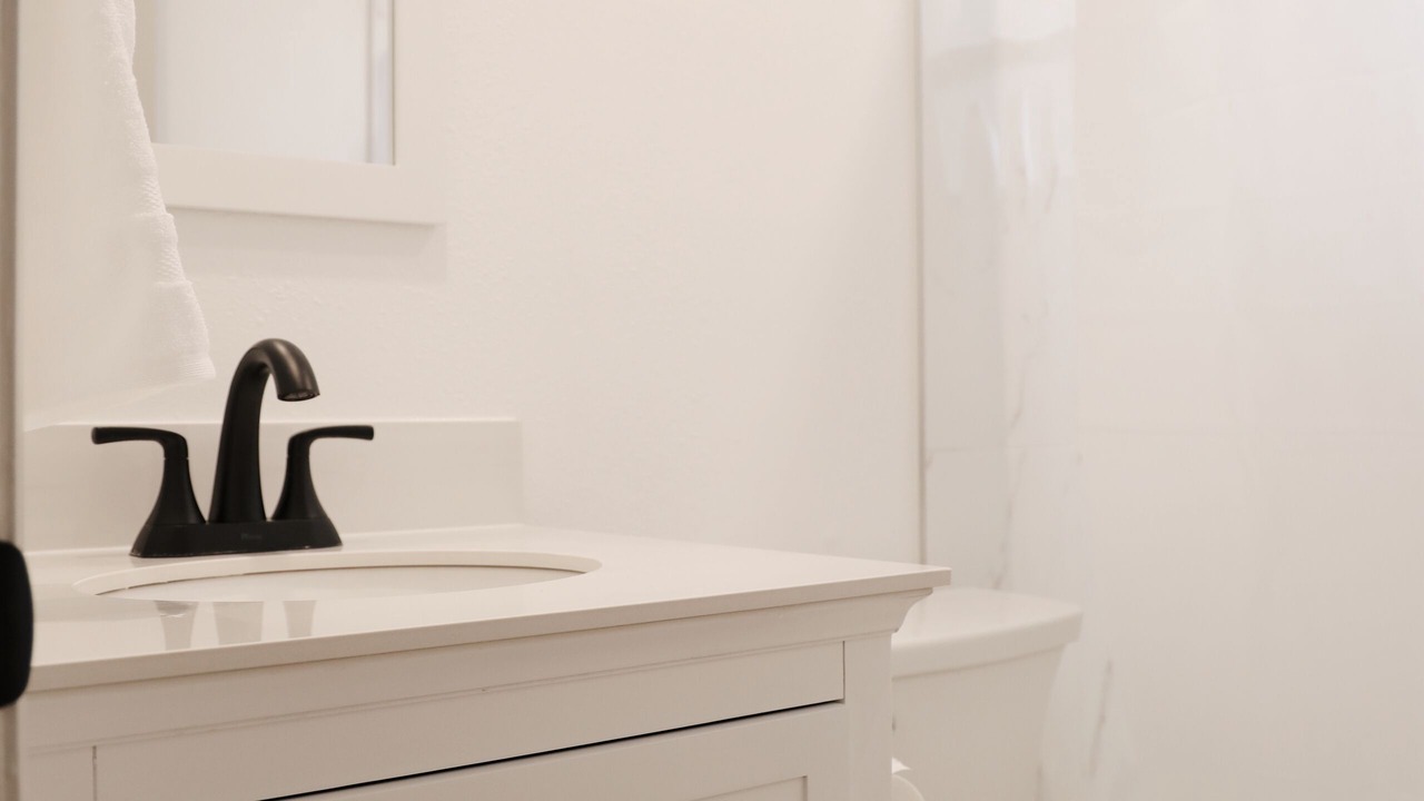 Photo of Bathroom in South Gate Ridge