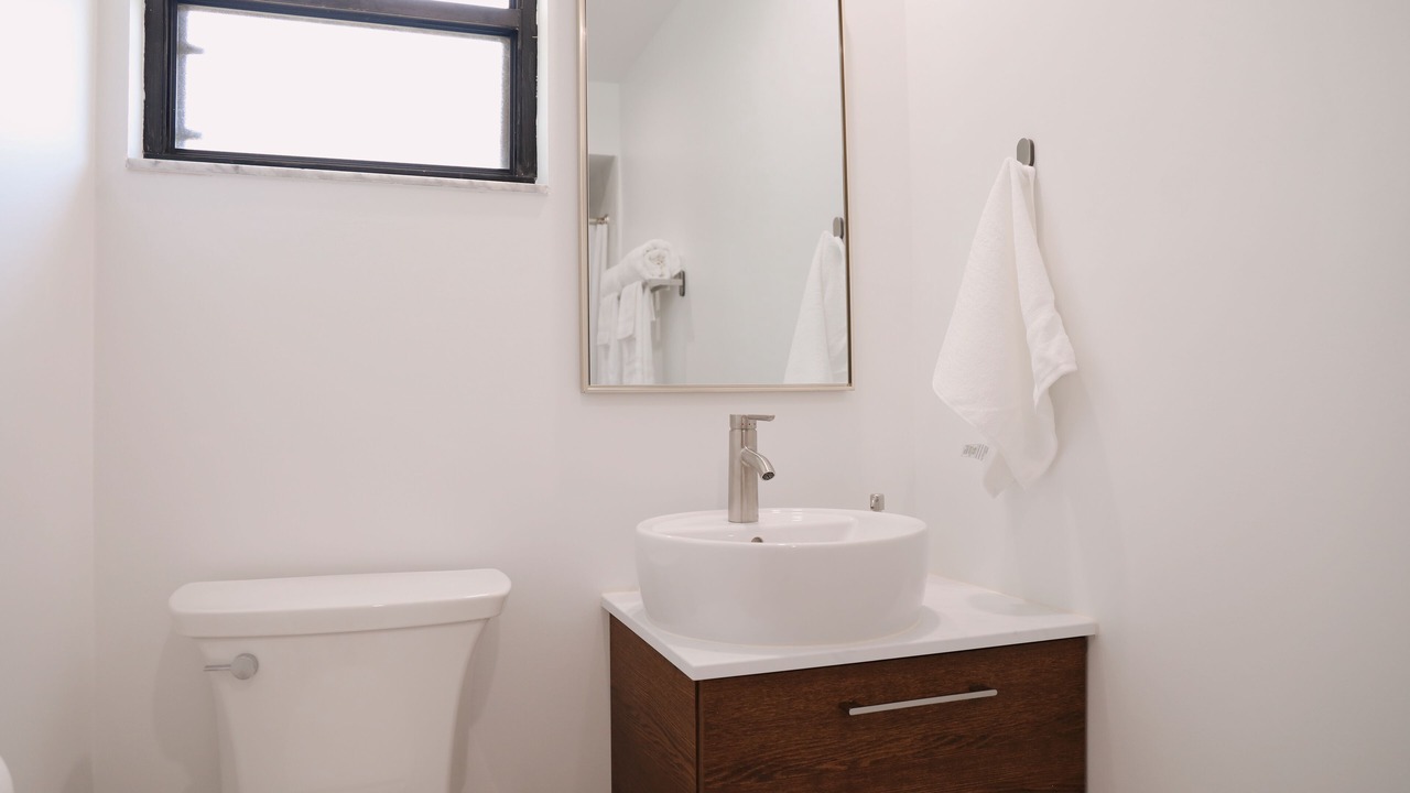Photo of Bathroom in South Gate Ridge