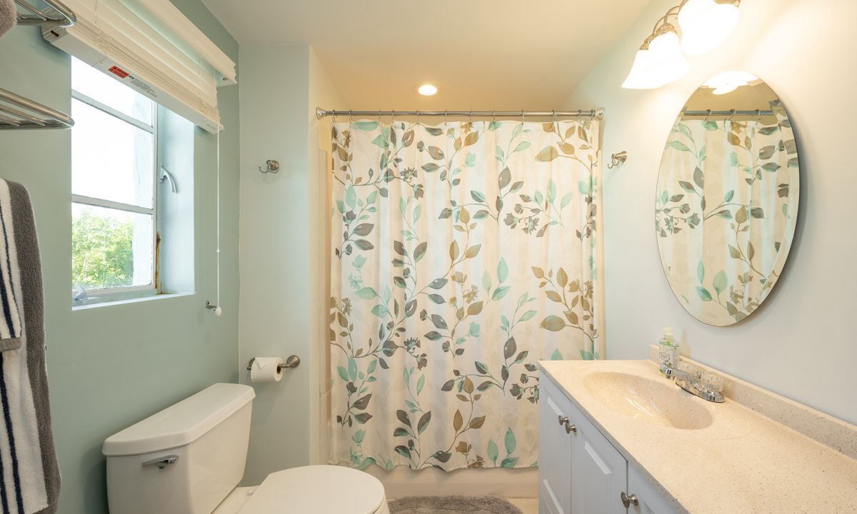 Photo of Bathroom in Summerland Key