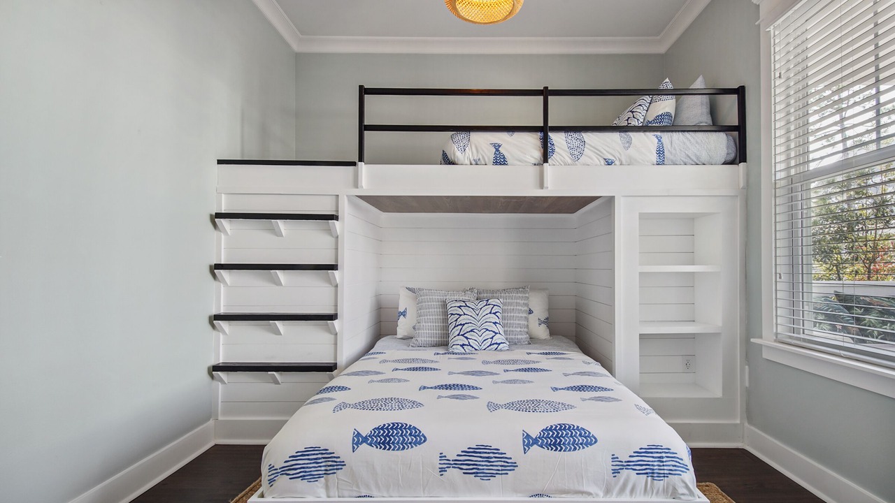 Photo of Bedroom in Lakeside at Blue Mountain Beach