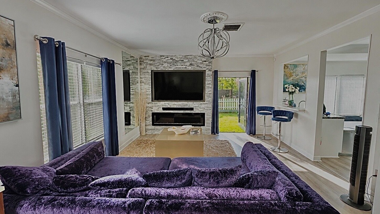 Photo of Livingroom in Seffner Community Alliance