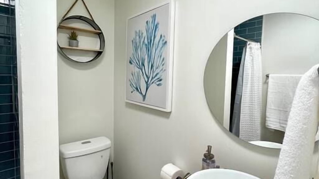Photo of Bathroom in Buena Ventura Lakes