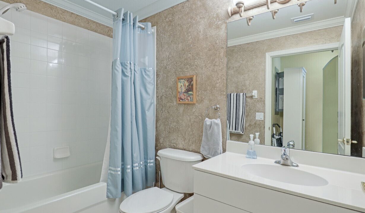 Photo of Bathroom in Naples