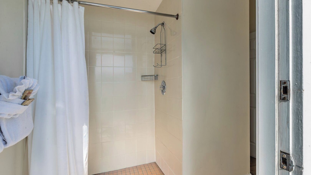 Photo of Bathroom in Uptown - Upper Duval