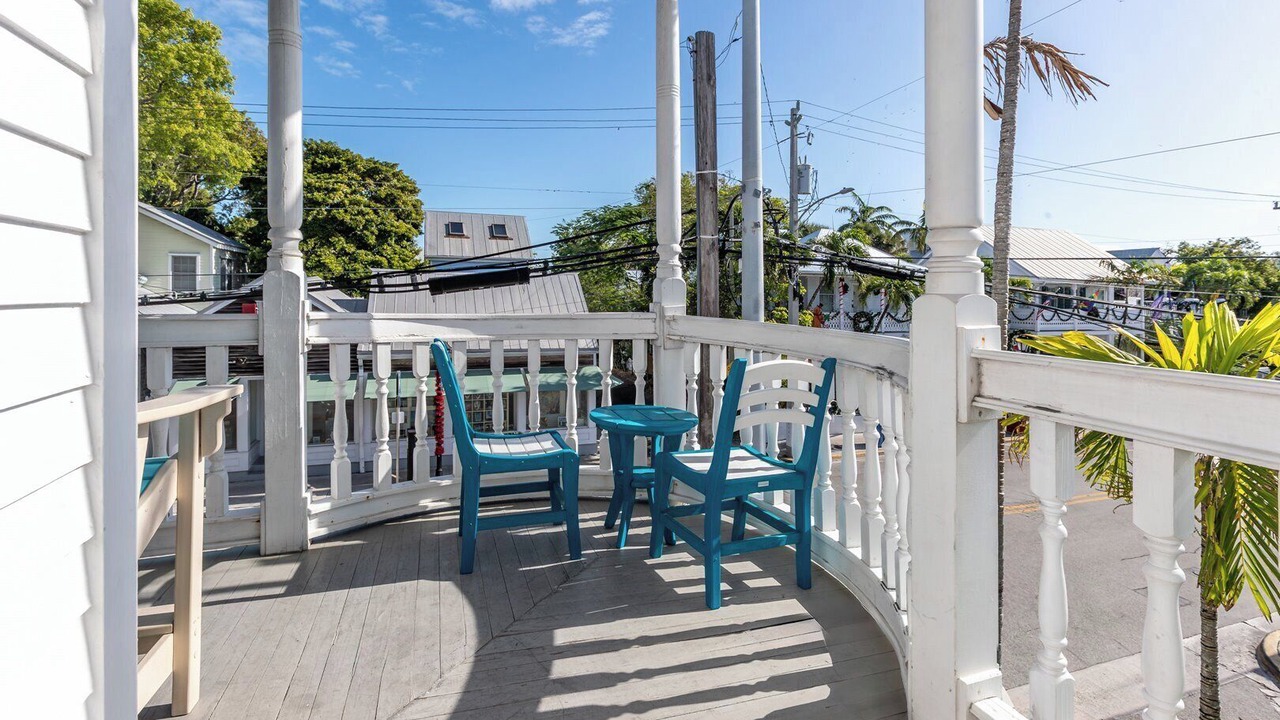 Photo of Patio Balcony in Uptown - Upper Duval