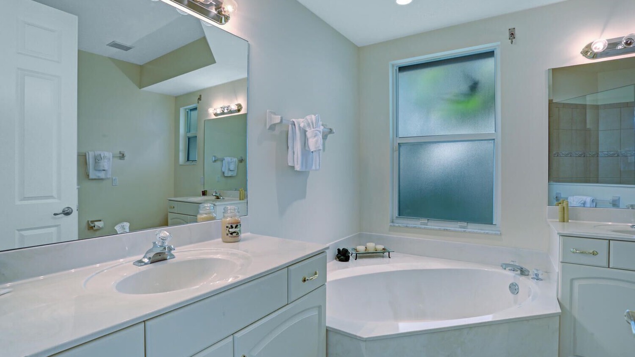 Photo of Bathroom in Yacht Club