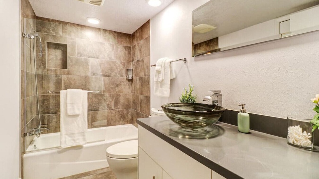 Photo of Bathroom in Wesley Chapel