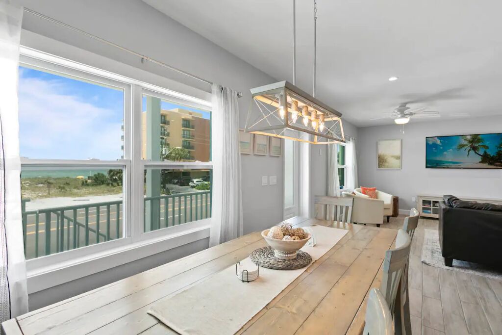 Photo of Livingroom in Madeira Beach