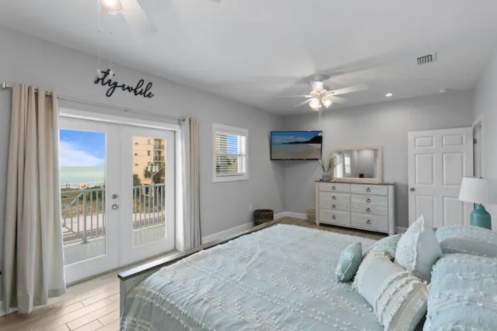 Photo of Bedroom in Madeira Beach