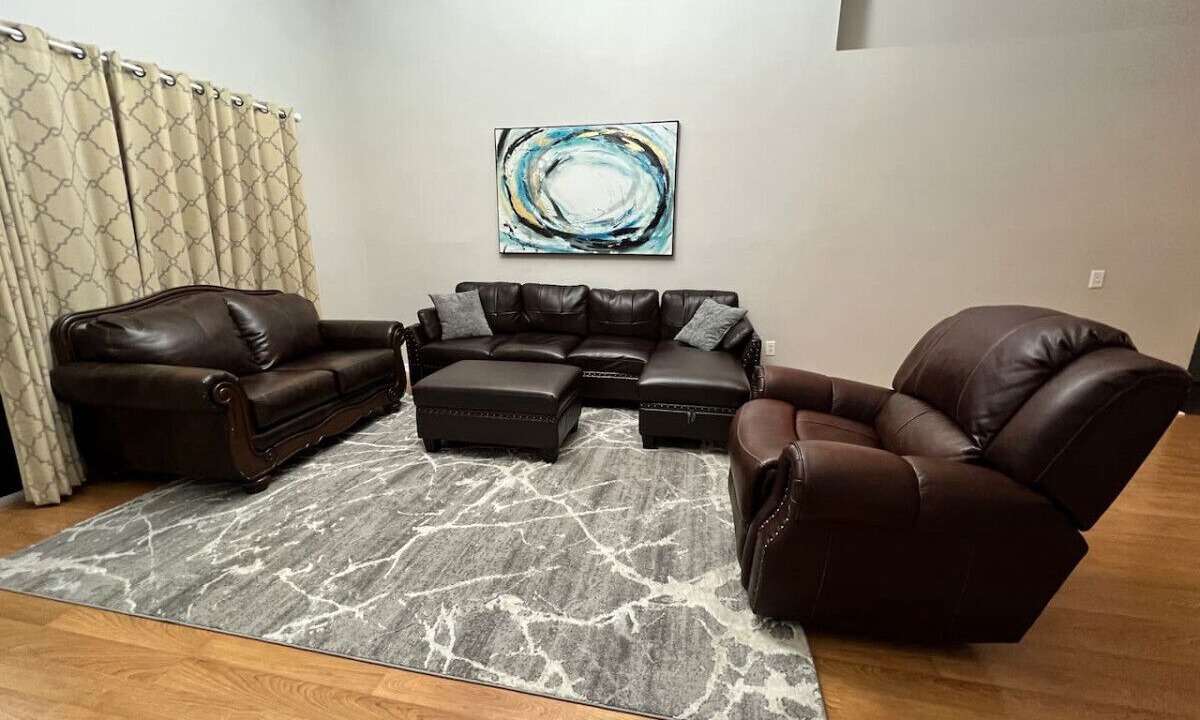 Photo of Livingroom in Bearss Plaza