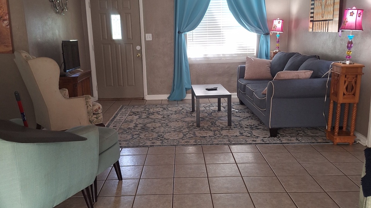 Photo of Livingroom in Englewood