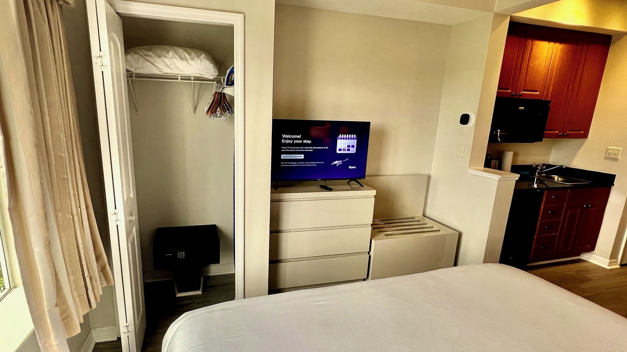 Photo of Bedroom in Florida Center