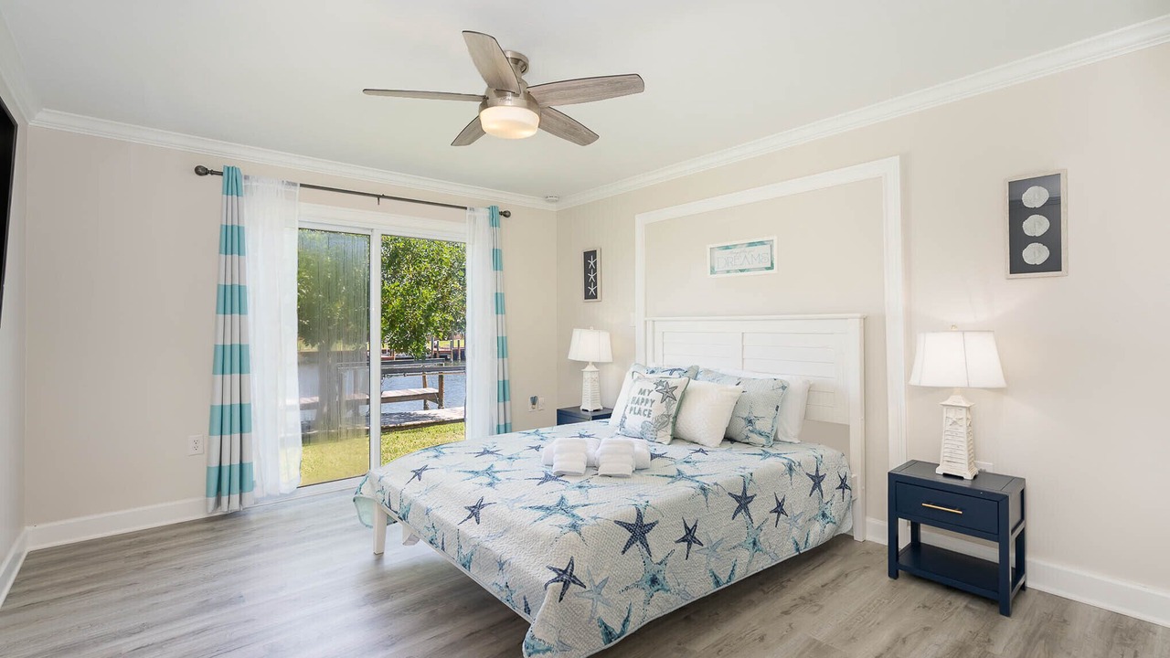 Photo of Bedroom in Cocoa Isles