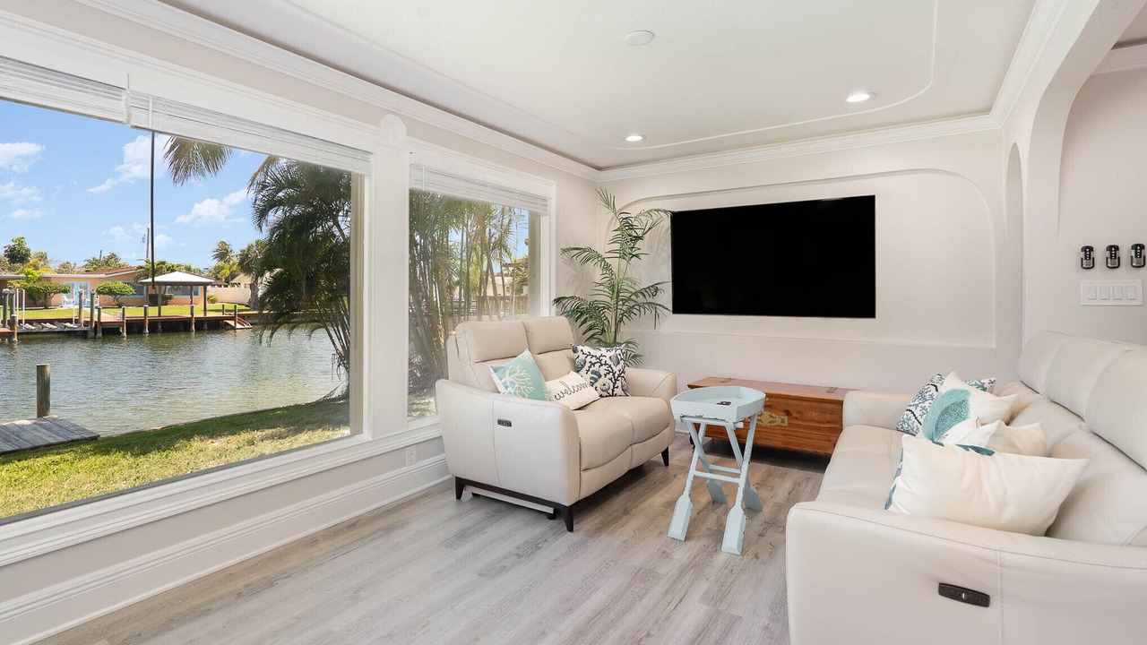Photo of Livingroom in Cocoa Isles