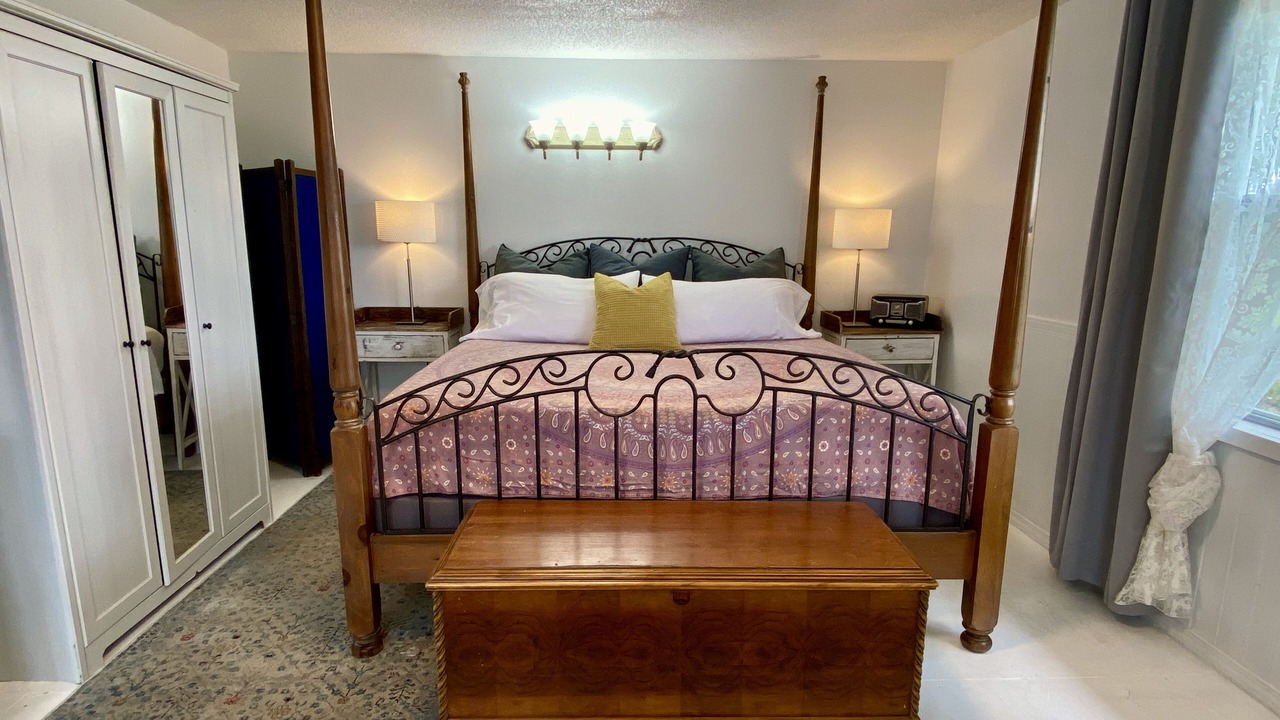 Photo of Bedroom in Wewahitchka