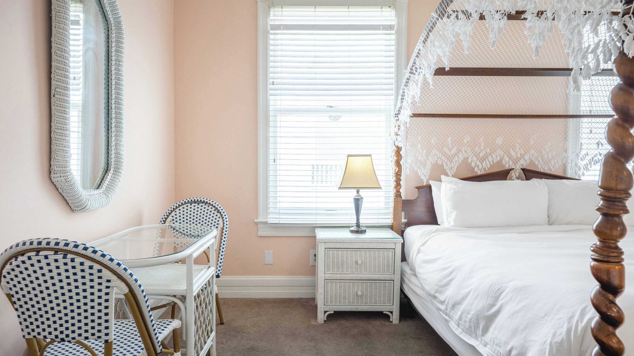 Photo of Bedroom in Historic Seaport