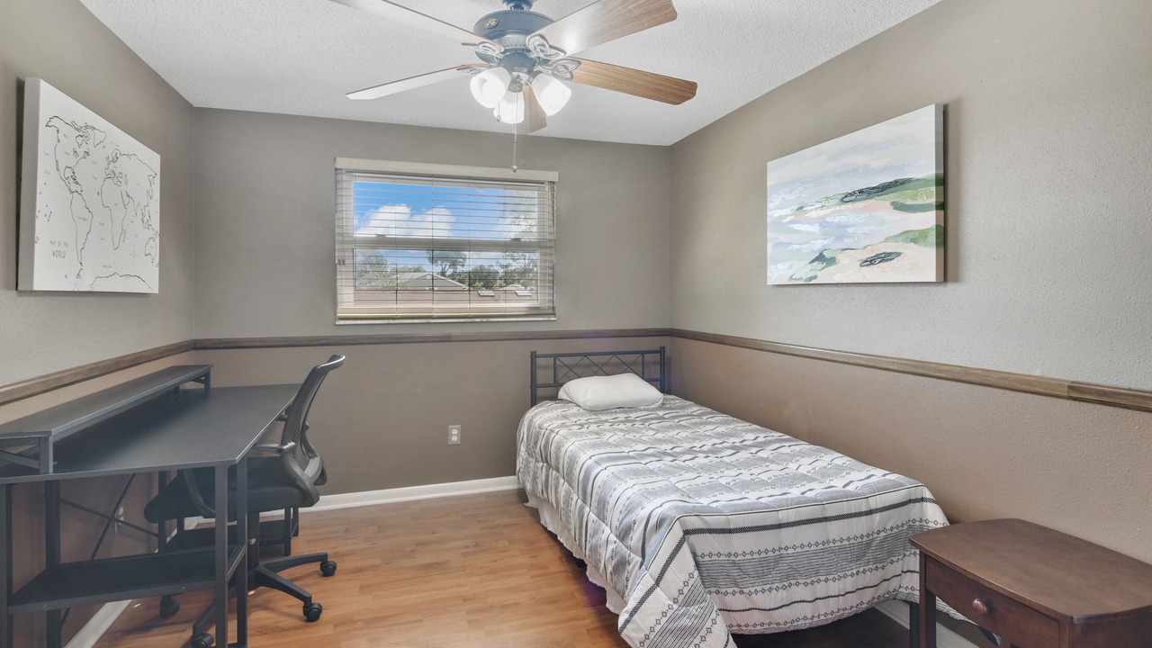 Photo of Bedroom in Town N County Park