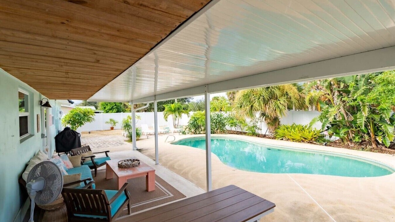 Photo of Outdoor in Golden Beach Estates