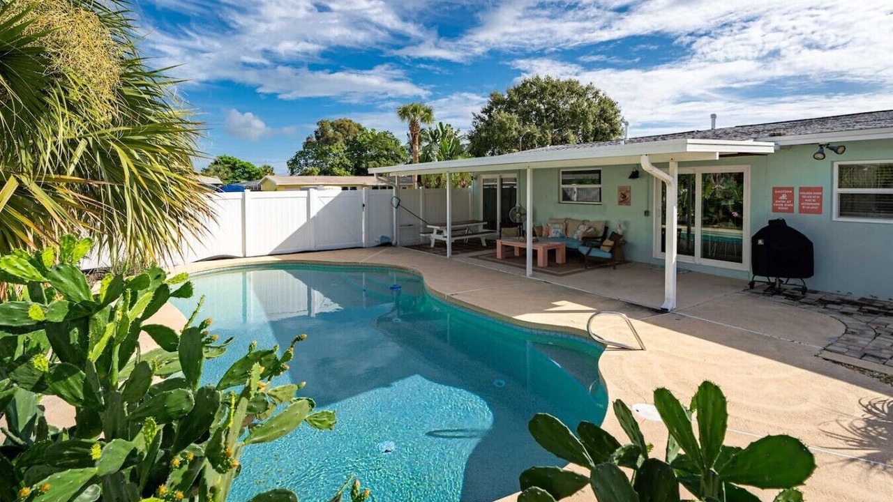 Photo of Outdoor in Golden Beach Estates