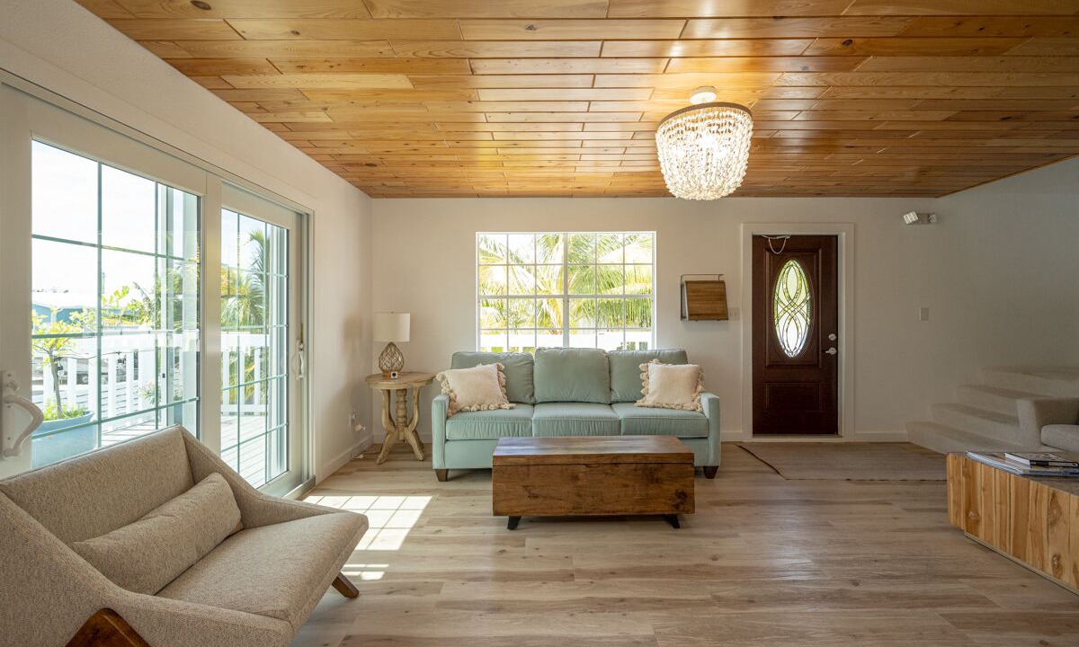 Photo of Livingroom in Doctor's Arm