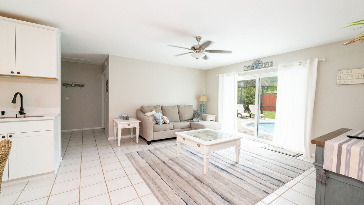 Photo of Livingroom in Lake Sarasota