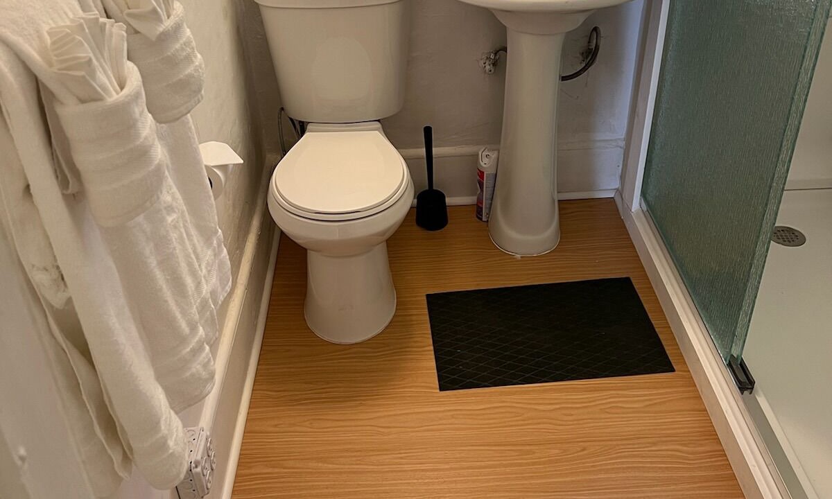 Photo of Bathroom in Smith's Memento