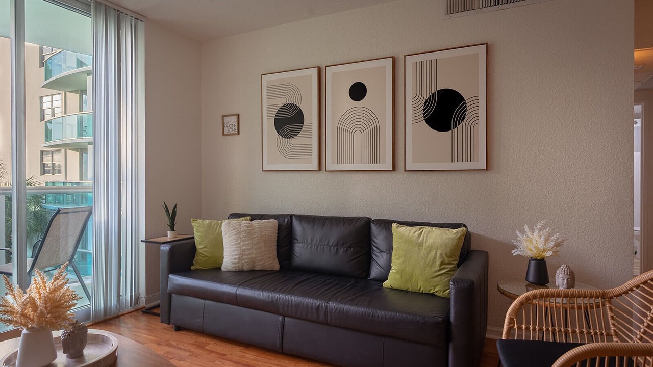 Photo of Livingroom in Hollywood South Central Beach