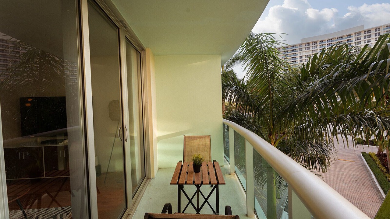 Photo of Patio Balcony in Hollywood South Central Beach