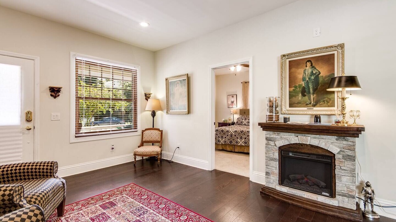 Photo of Livingroom in Urban Core