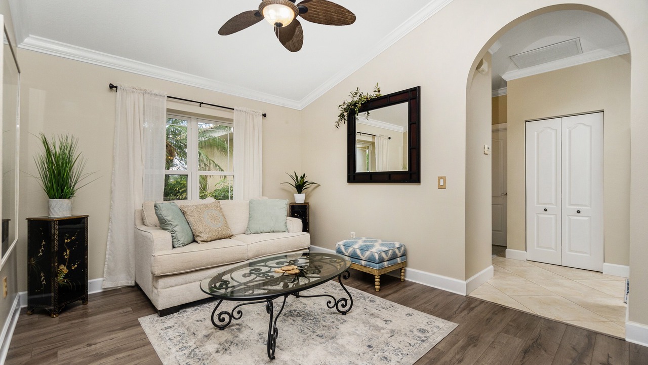 Photo of Livingroom in Long Meadow