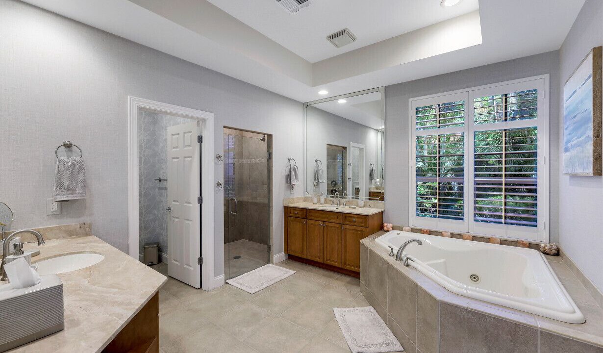 Photo of Bathroom in Naples