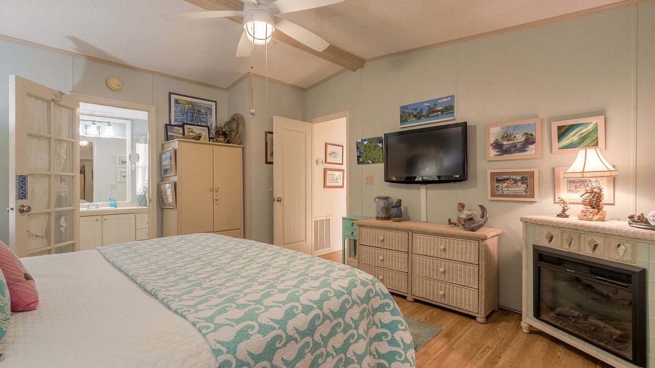 Photo of Bedroom in Edgewater