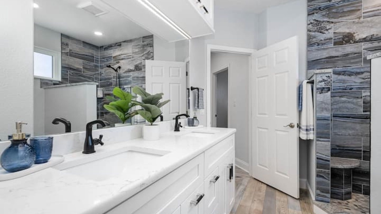 Photo of Bathroom in Forest Isles