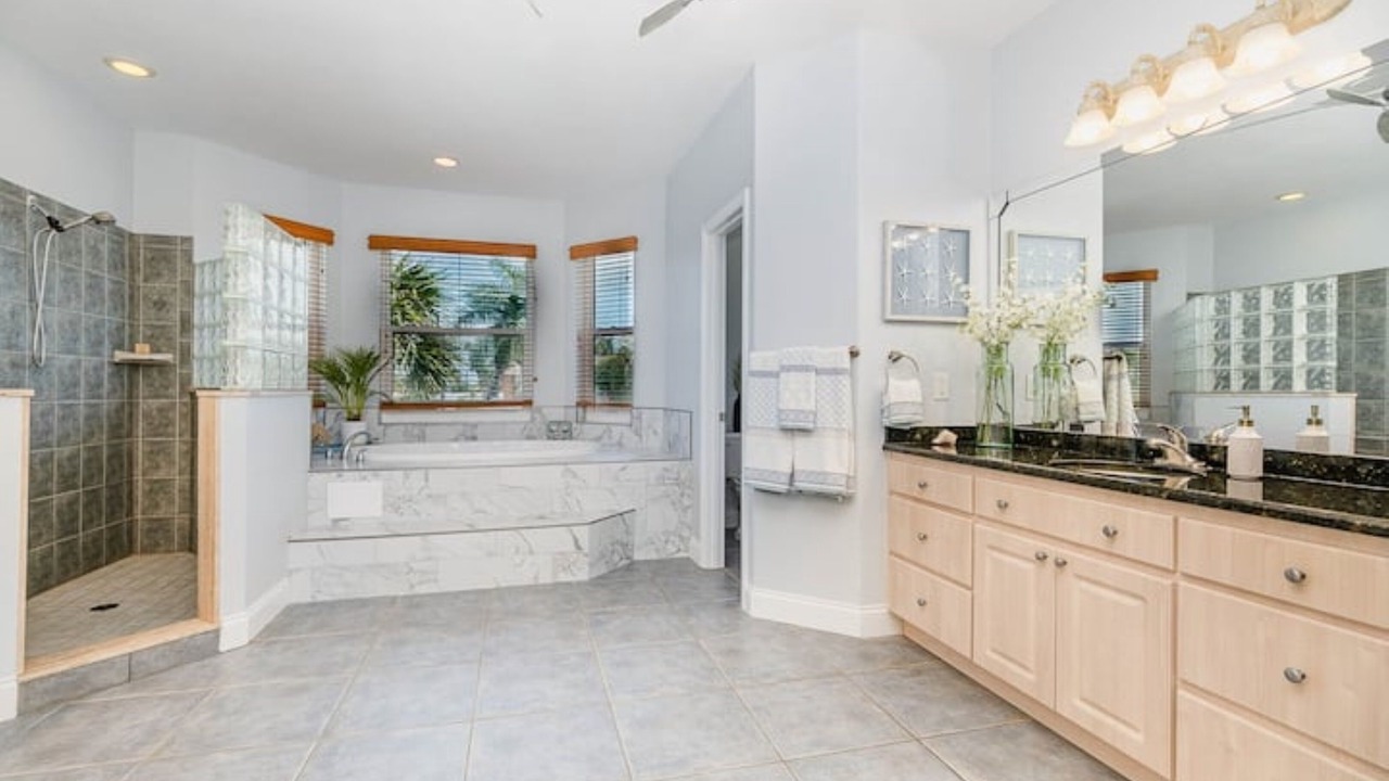 Photo of Bathroom in Forest Isles