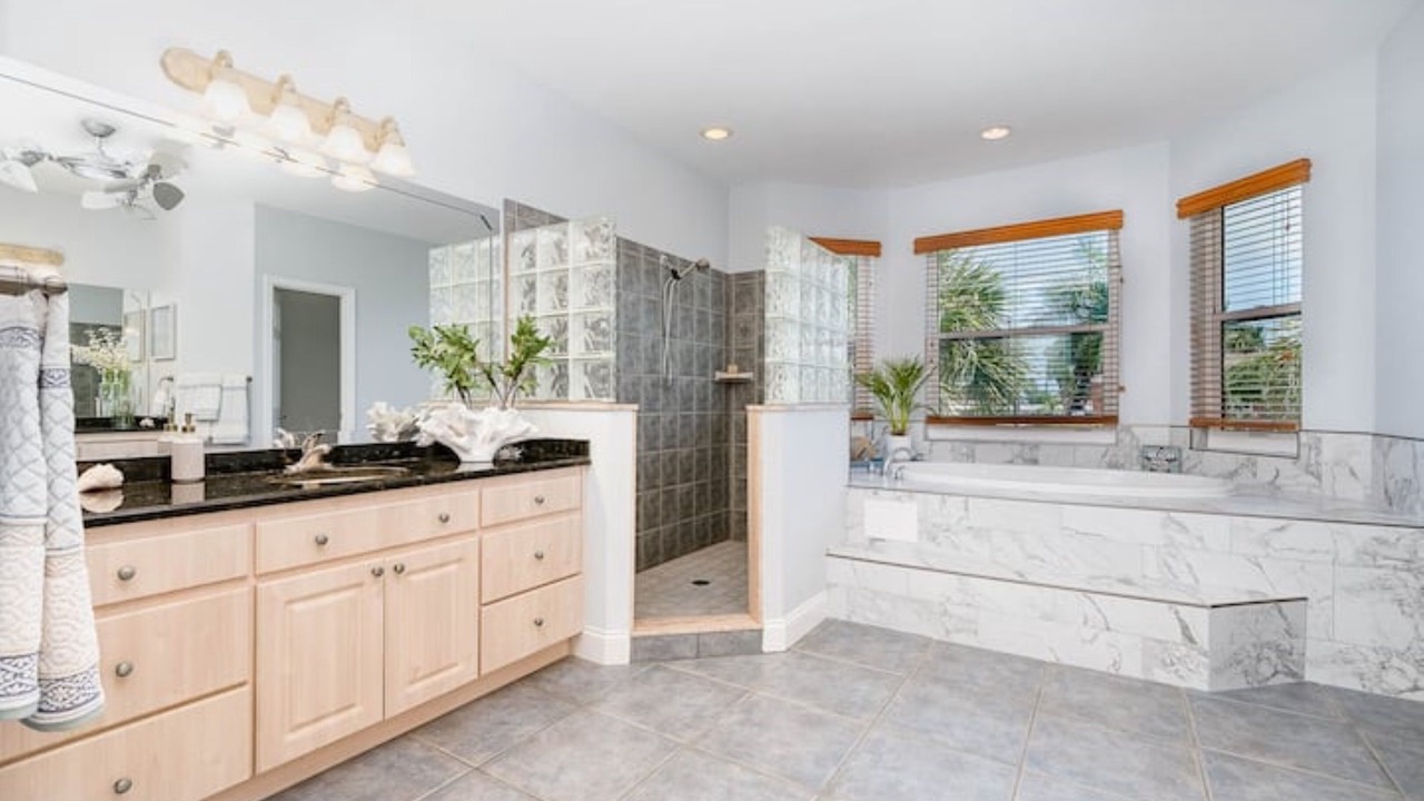 Photo of Bathroom in Forest Isles