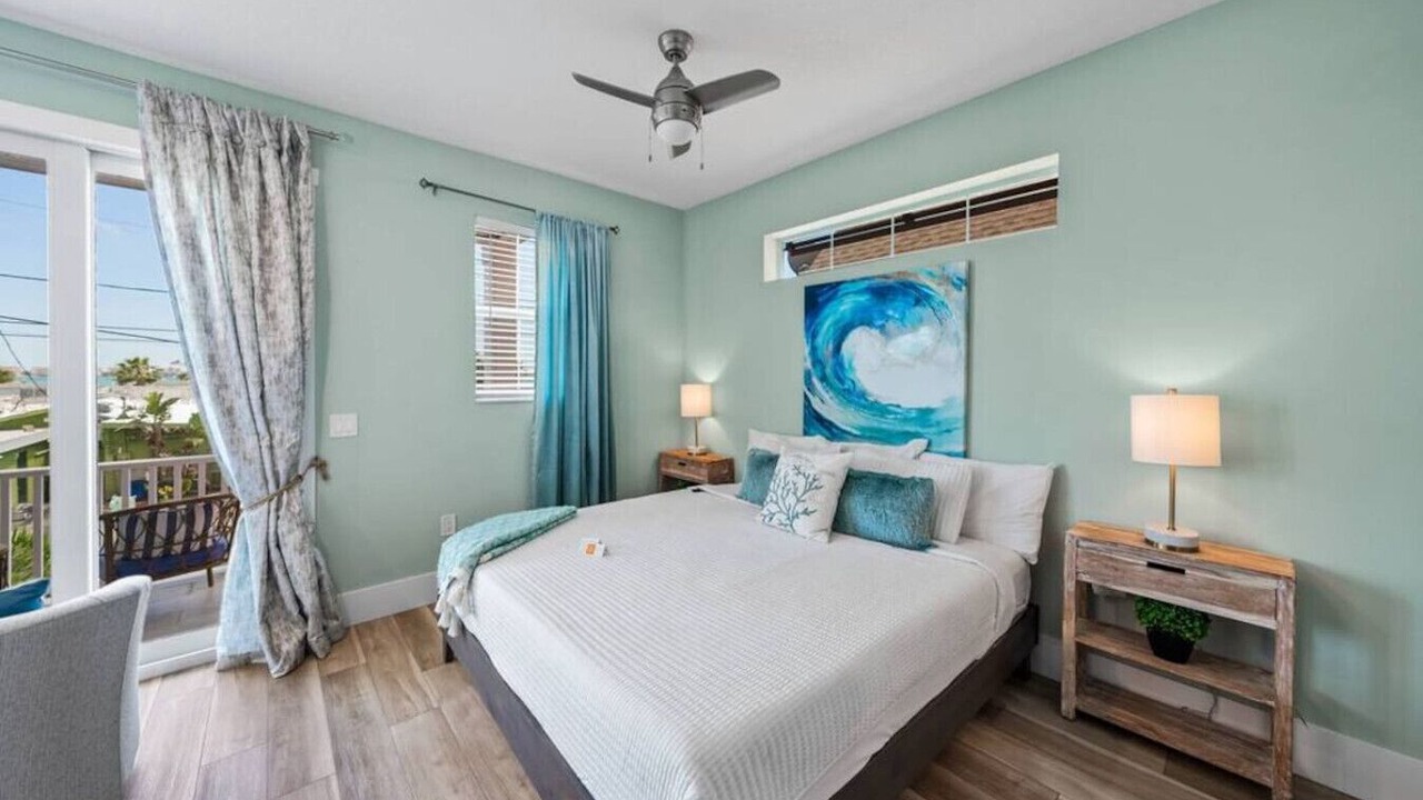 Photo of Bedroom in Gulfport