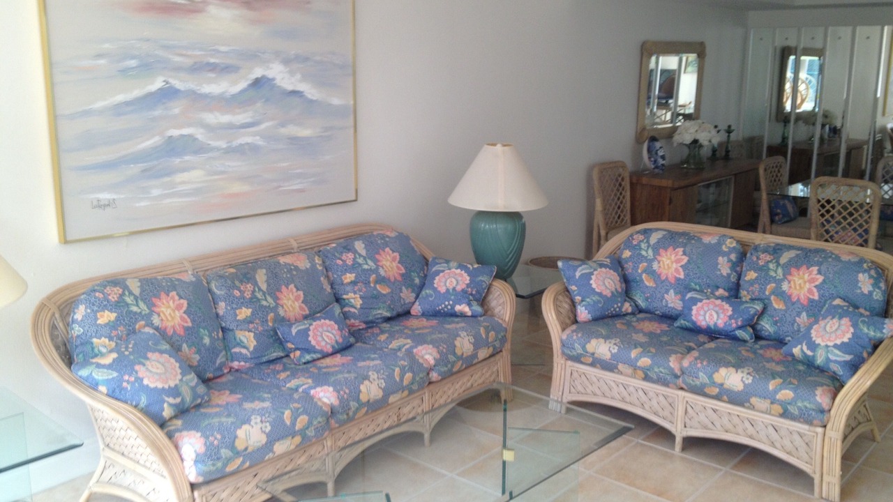 Photo of Livingroom in Whitney Beach