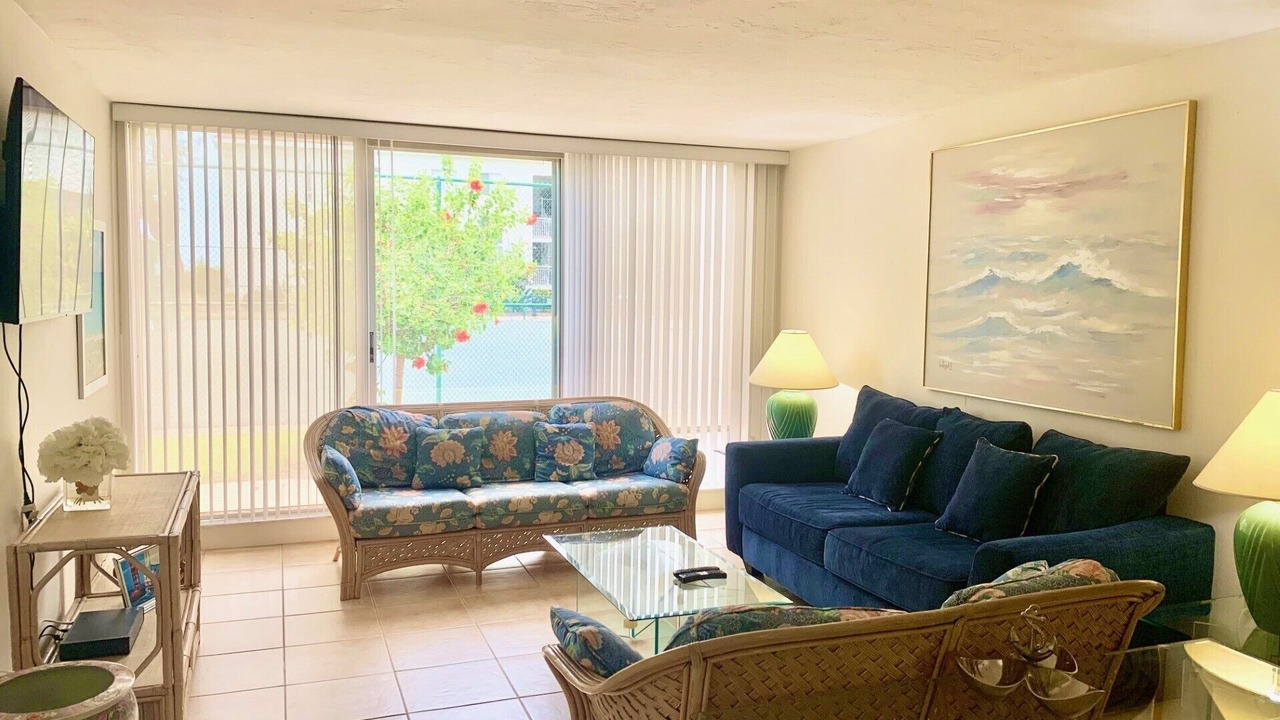 Photo of Livingroom in Whitney Beach