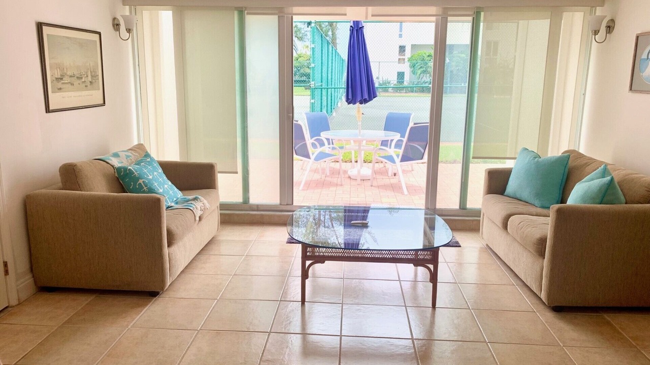 Photo of Livingroom in Whitney Beach