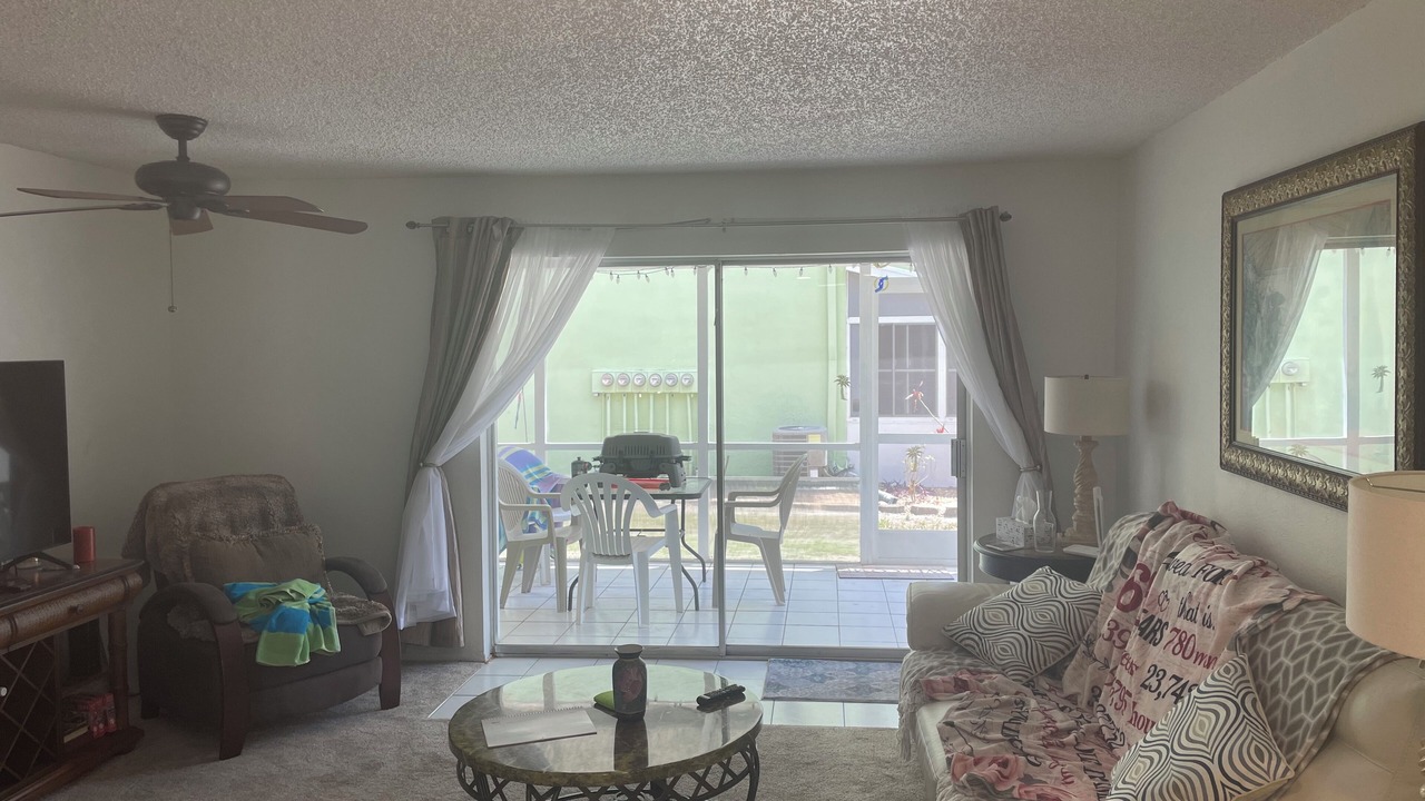 Photo of Livingroom in Bayview