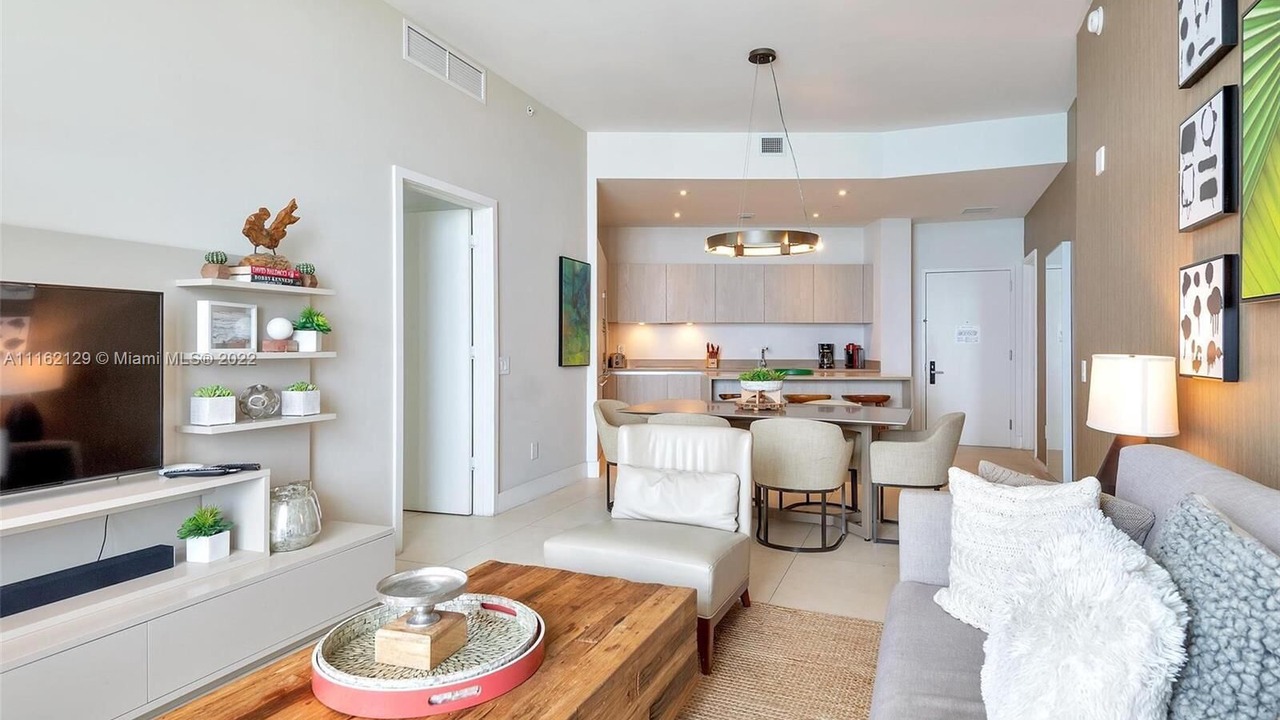 Photo of Livingroom in Hollywood South Central Beach