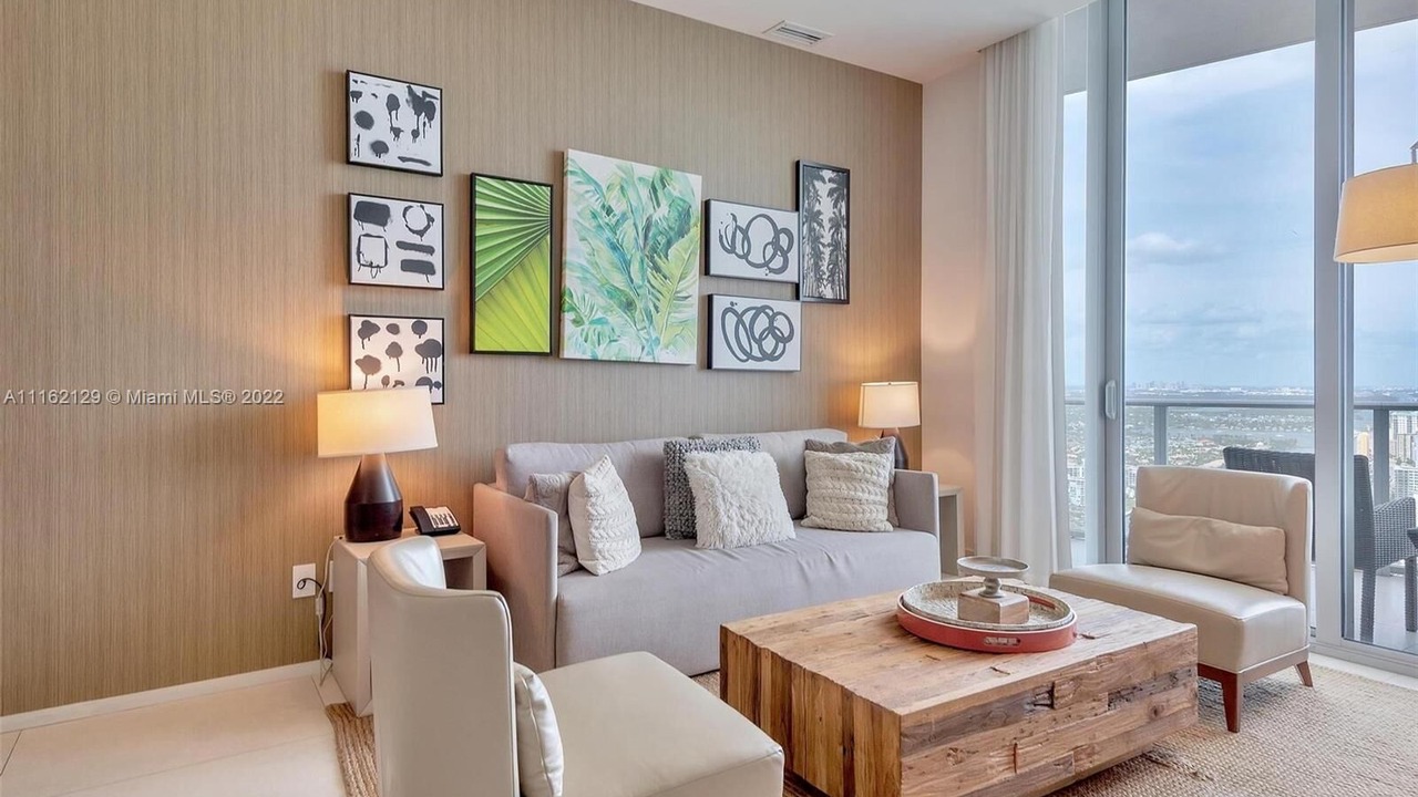 Photo of Livingroom in Hollywood South Central Beach