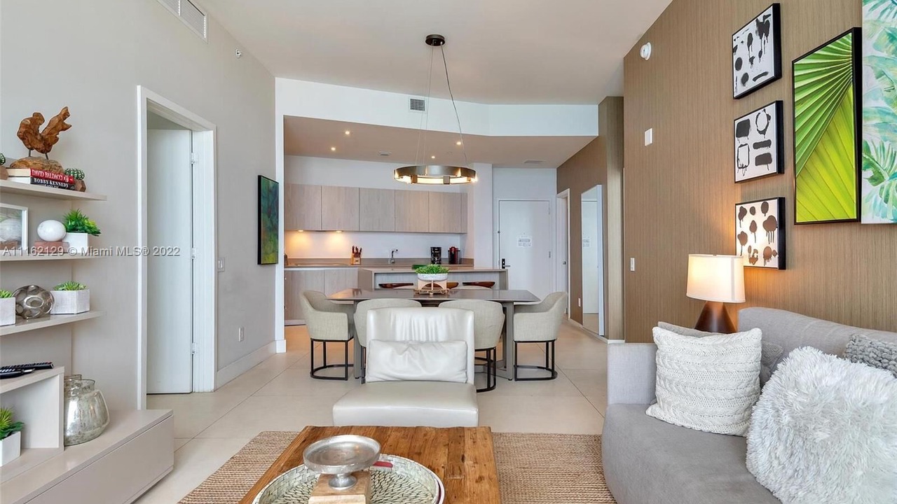 Photo of Livingroom in Hollywood South Central Beach