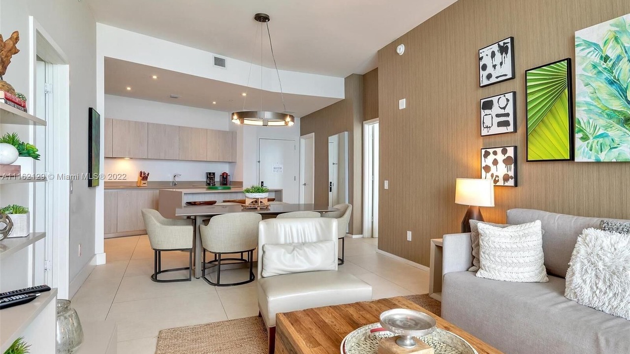 Photo of Livingroom in Hollywood South Central Beach