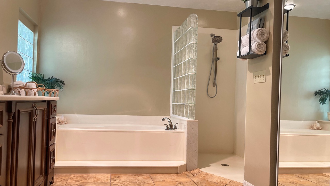 Photo of Bathroom in Putnam Hall