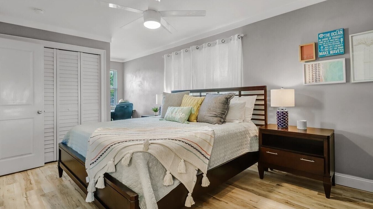 Photo of Bedroom in Central Naples